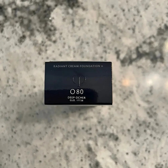 Cle de Peau Beaute Radiant Cream Foundation O80 Deep Ocher 21ml 0.88 oz NEW - Picture 9 of 10